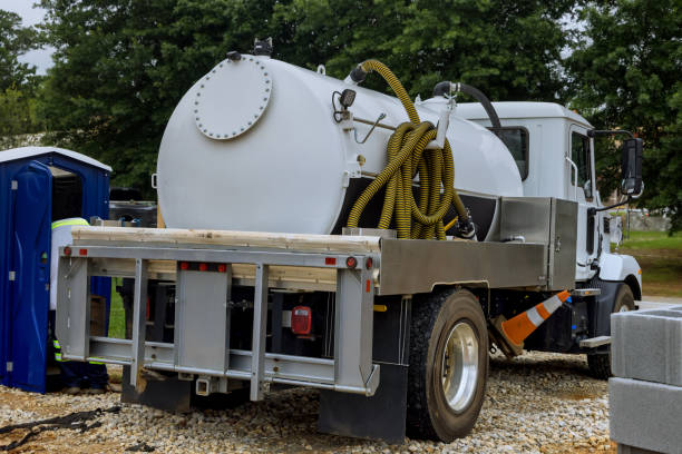 Best Porta potty delivery and setup  in Roselle, IL